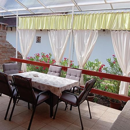 Marika Apartman Hajdúszoboszló Buitenkant foto