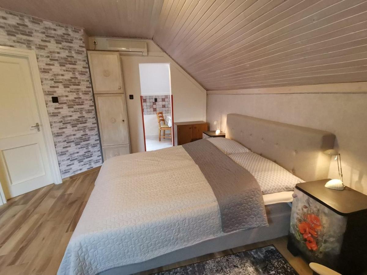 Marika Apartman Hajdúszoboszló Buitenkant foto