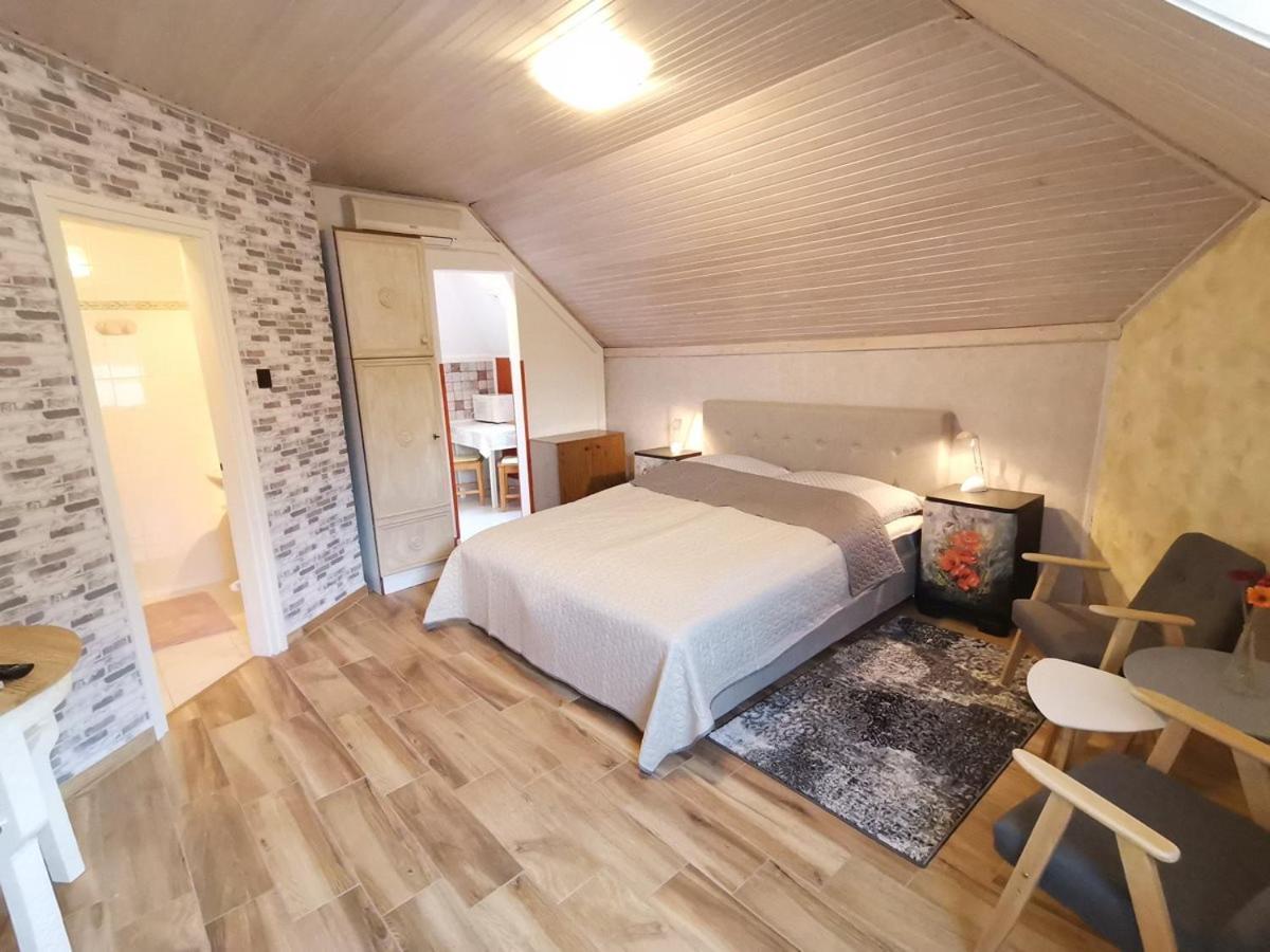 Marika Apartman Hajdúszoboszló Buitenkant foto
