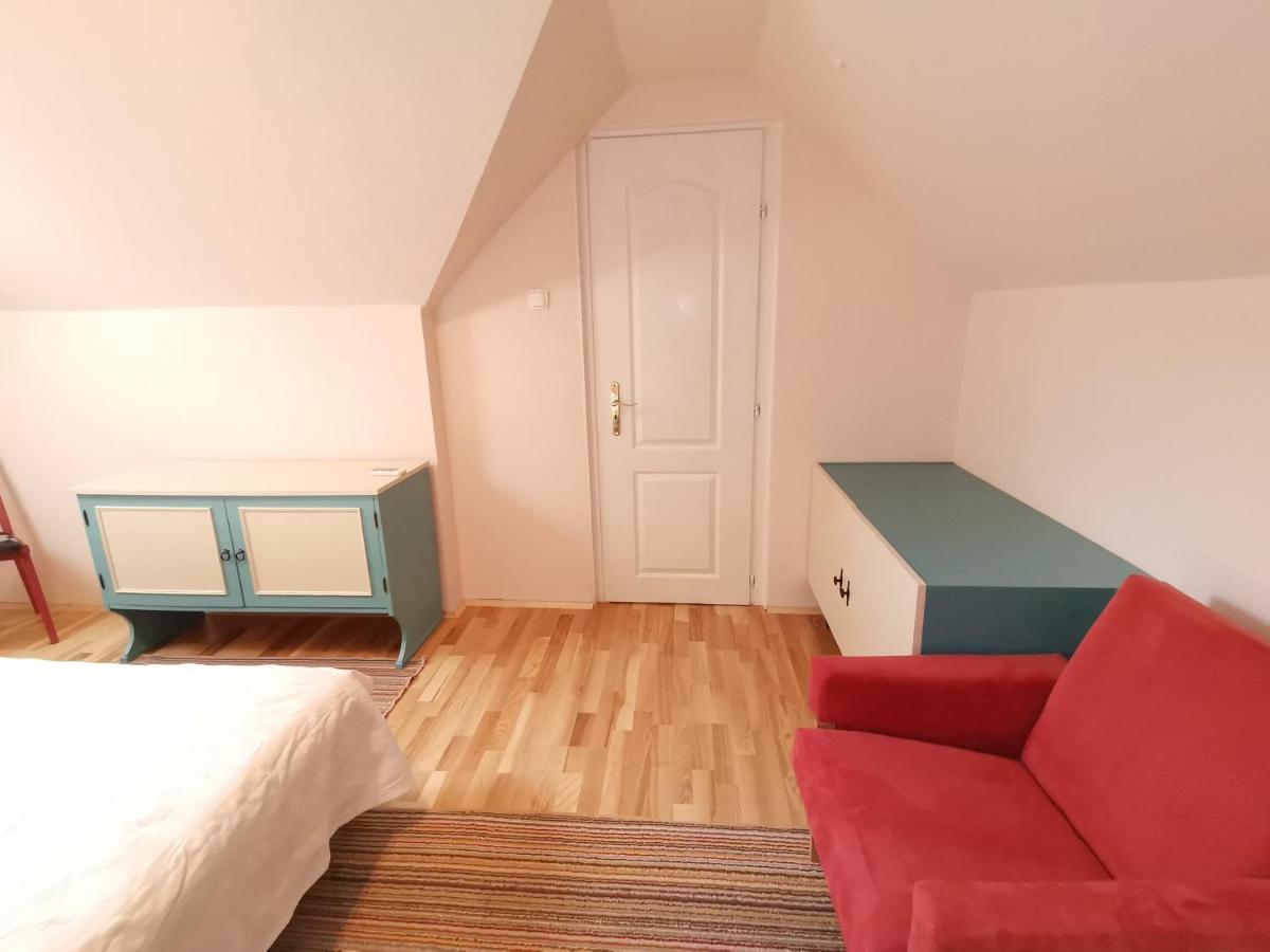 Marika Apartman Hajdúszoboszló Buitenkant foto