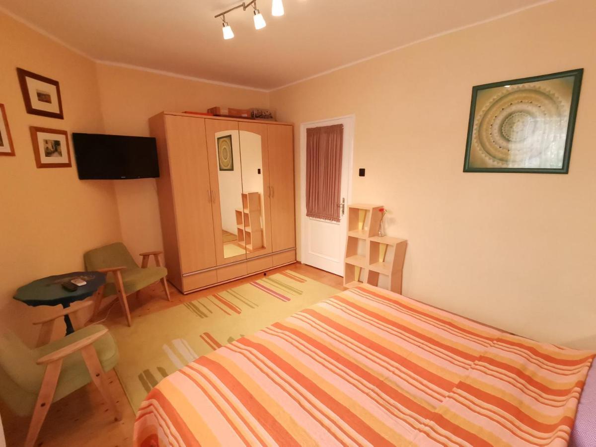 Marika Apartman Hajdúszoboszló Buitenkant foto