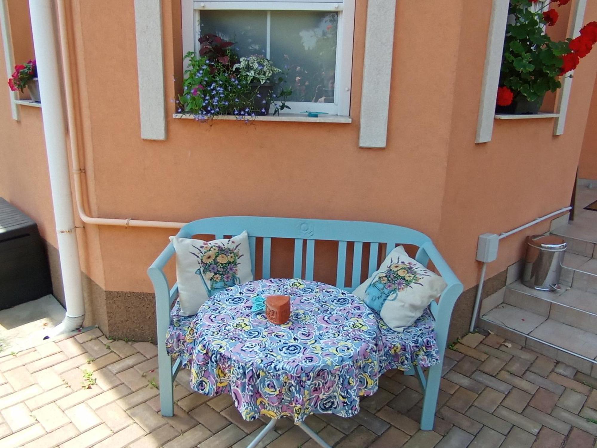 Marika Apartman Hajdúszoboszló Buitenkant foto