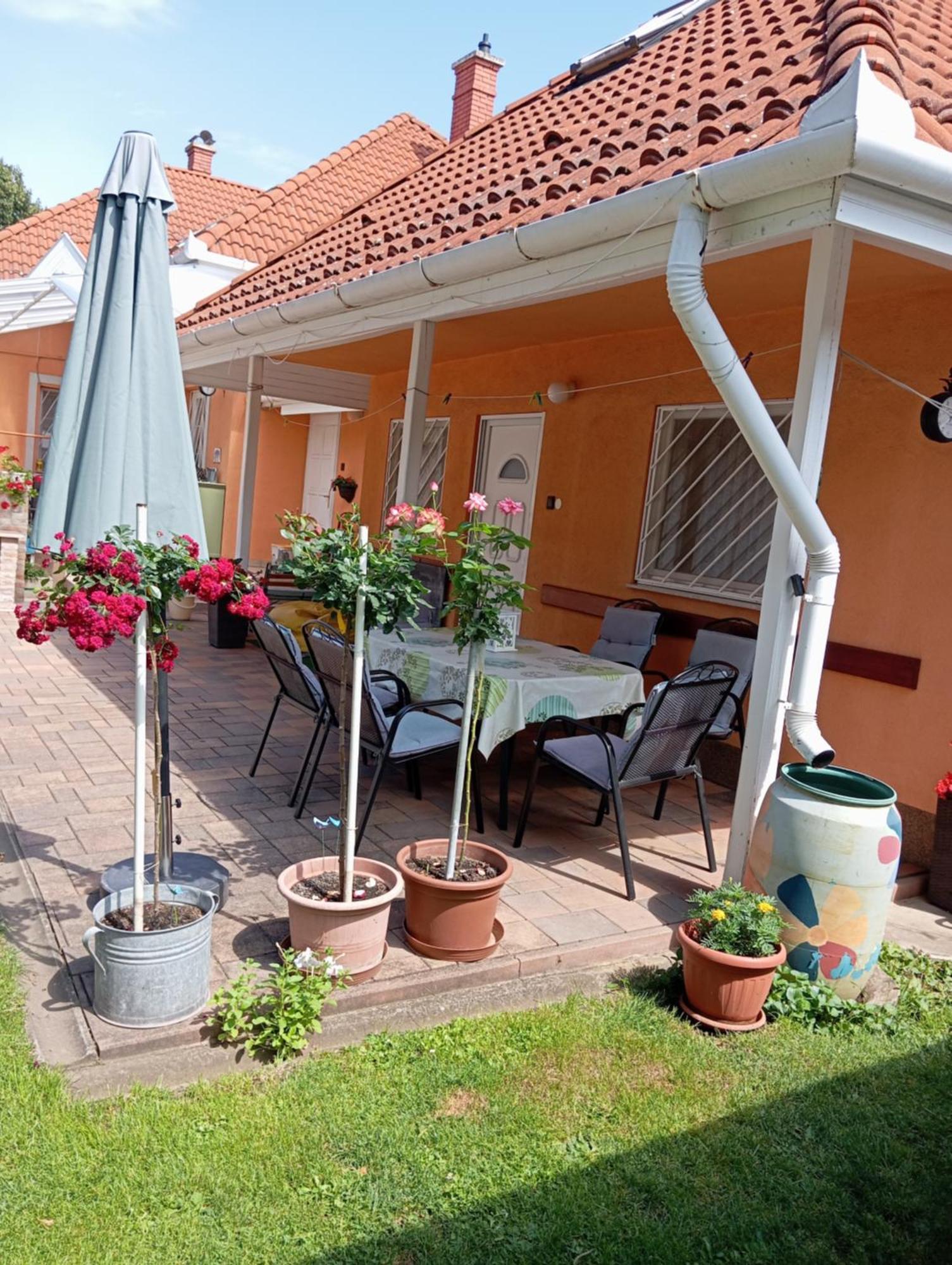 Marika Apartman Hajdúszoboszló Buitenkant foto